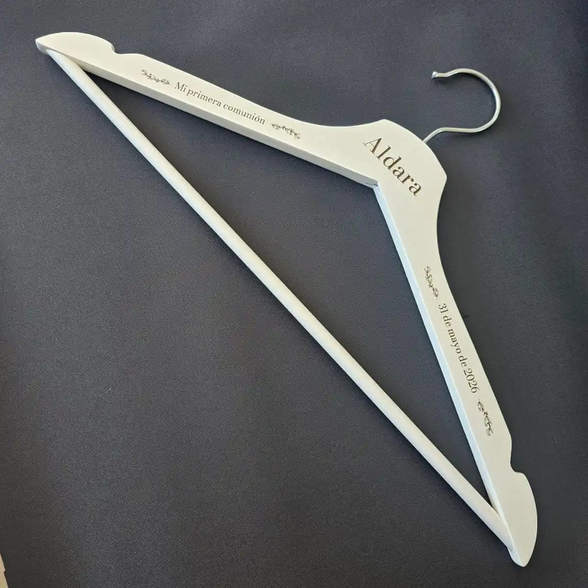 Percha blanca para comunión