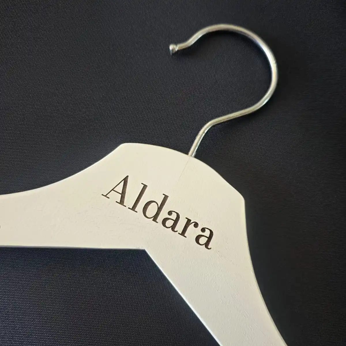 Percha blanca personalizada para comunión